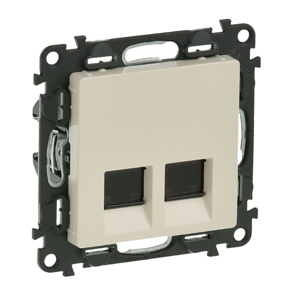 Розетка двойная RJ45 Кат.5е UTP, слоновая кость, Valena LIFE (753541) фото Розетка двойная RJ45 Кат.5е UTP, слоновая кость, Valena LIFE (753541) купить