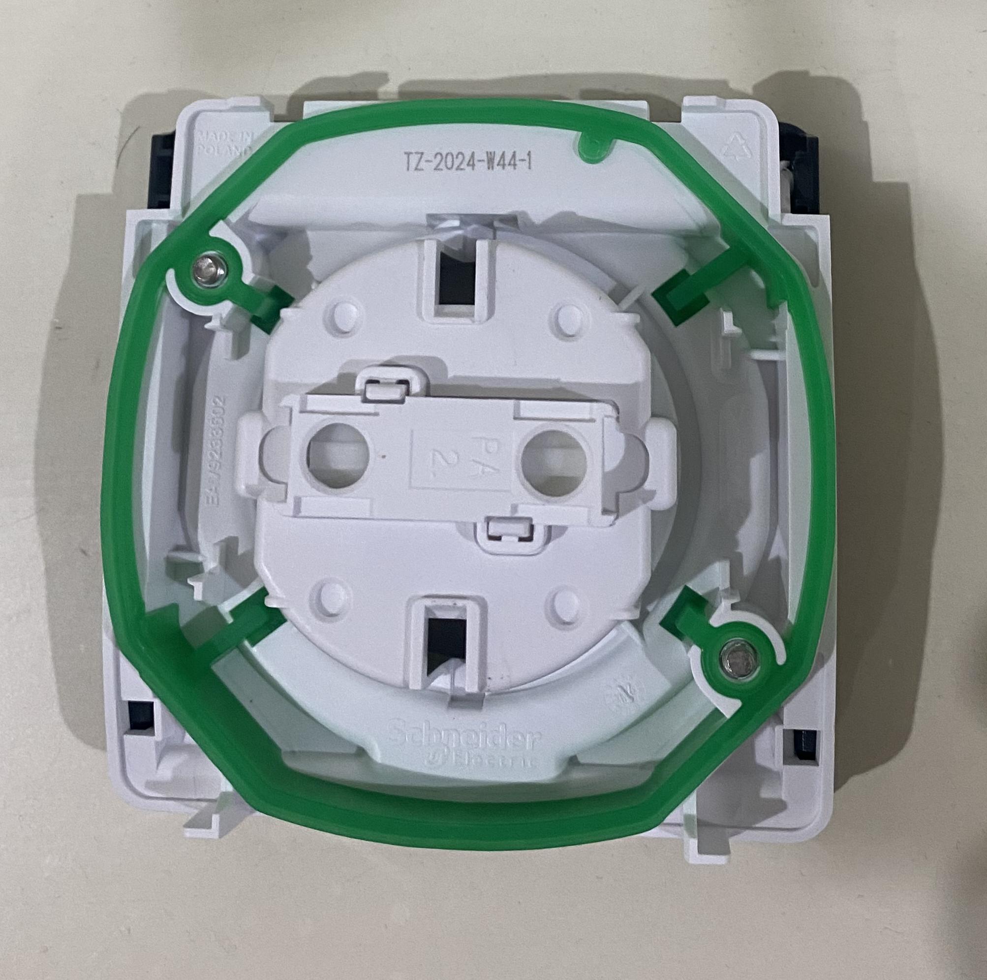 Розетка 1-на з з/к 16A, шт. та кришкою зовнішнього монтажу IP55, Mureva Styl MUR36034 (чорний) купити